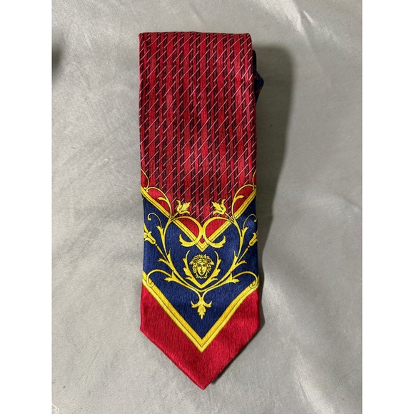 Gianni Versace Silk Tie Red Navy Blue Medusa Baroque Gold Filigree Made in Italy